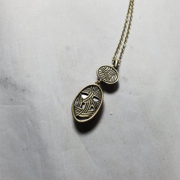 The Sak Double Stone Pendant Necklace , Gold / Berry - Picture 5 of 8